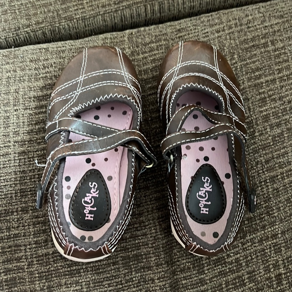 Girls gently used brown shoes
